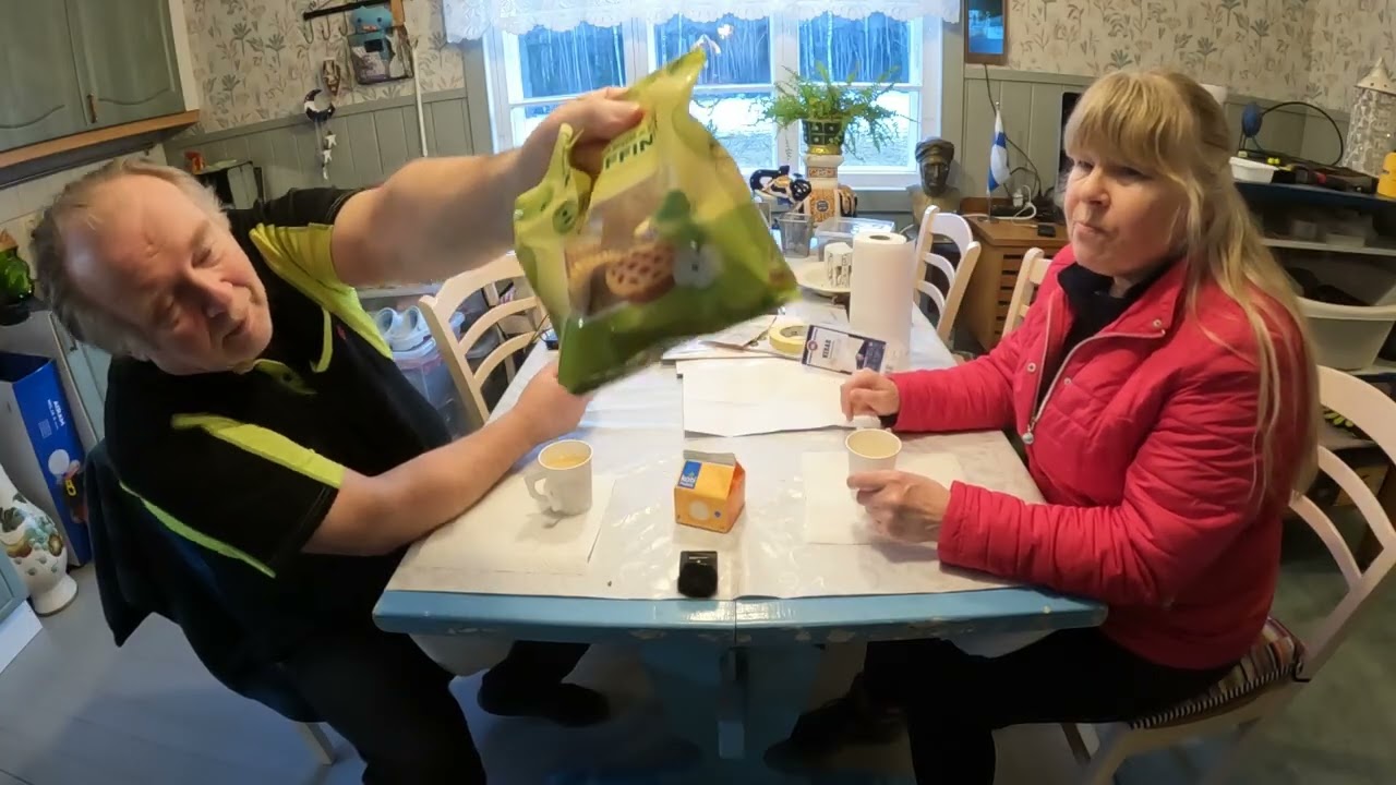 Mökkikahvittelua