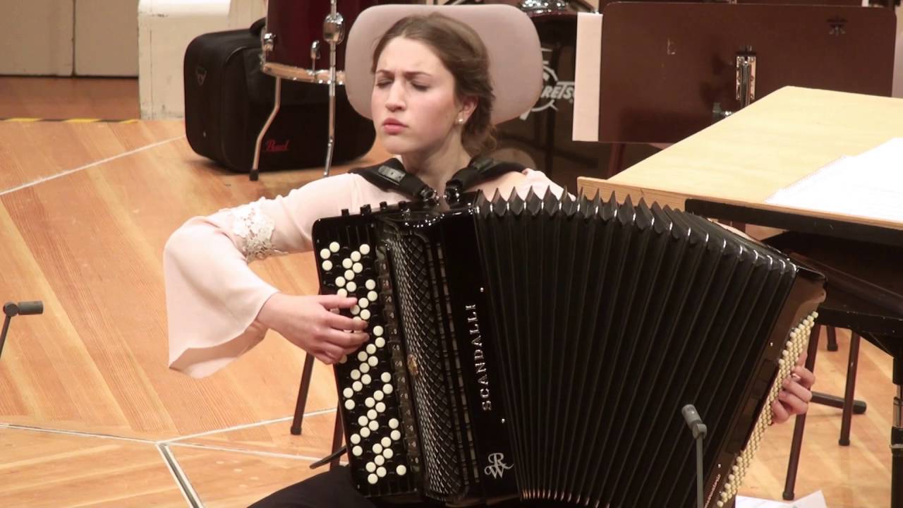 PhilHARMONIKA 2016 - Sophie Fischer auf dem Akkordeon-Konzert-Festival in der Berliner Philharmonie
