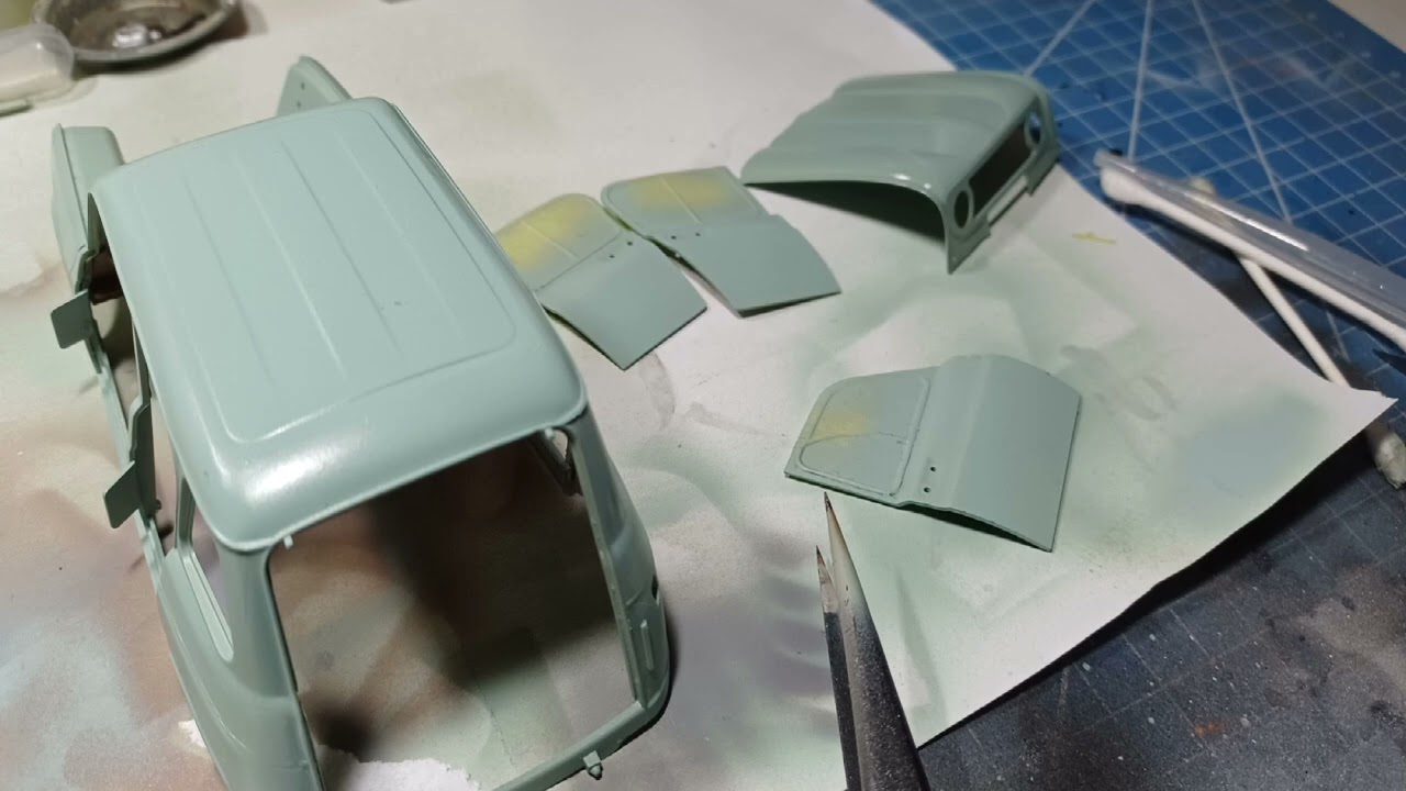 RENAULT 4 1/24 HELLER KIT