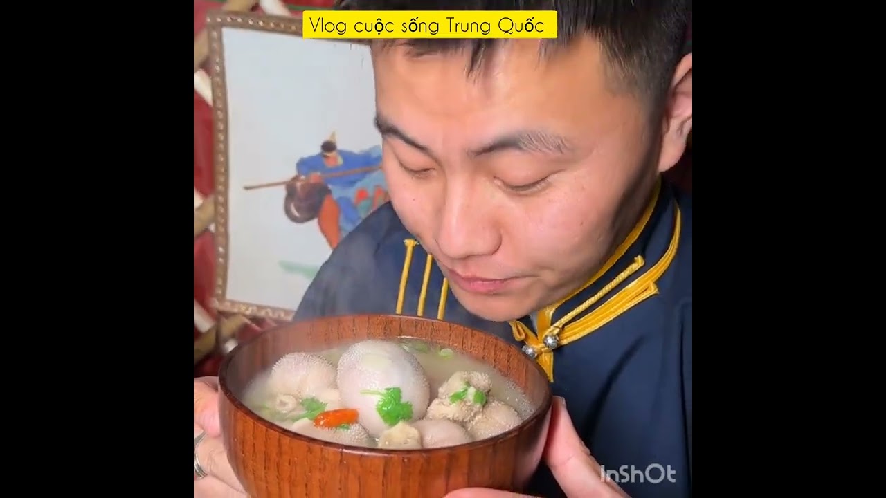 đặc sản của người Mông Cổ 🇲🇳là đây bao tử dê nhồi thịt hầm mềm.