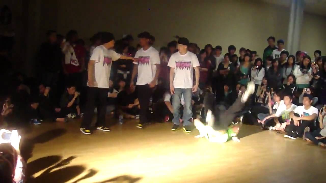 Battle for T.N.G 3 on 3 - AOM vs Absolut Crew