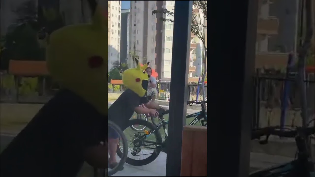 heycanlı pikachu😊
