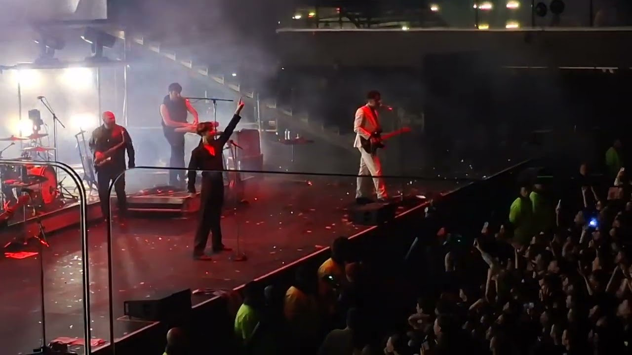 Bandalos Chinos- Tu órbita.     Movistar Arena Buenos Aires