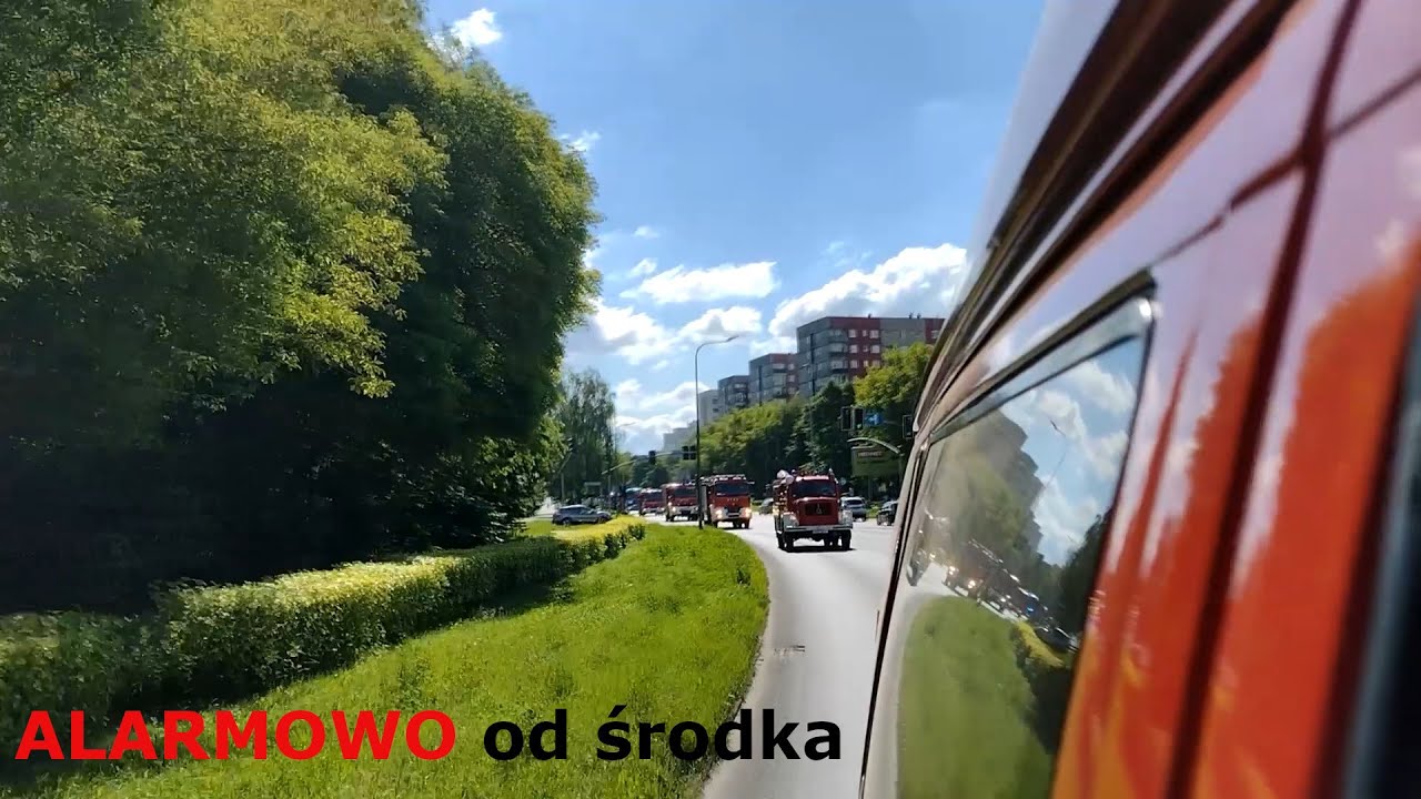 [Od środka] Przejazd alarmowy ulicami Sosnowca kolumny samochodów pożarniczych i ratowniczych!