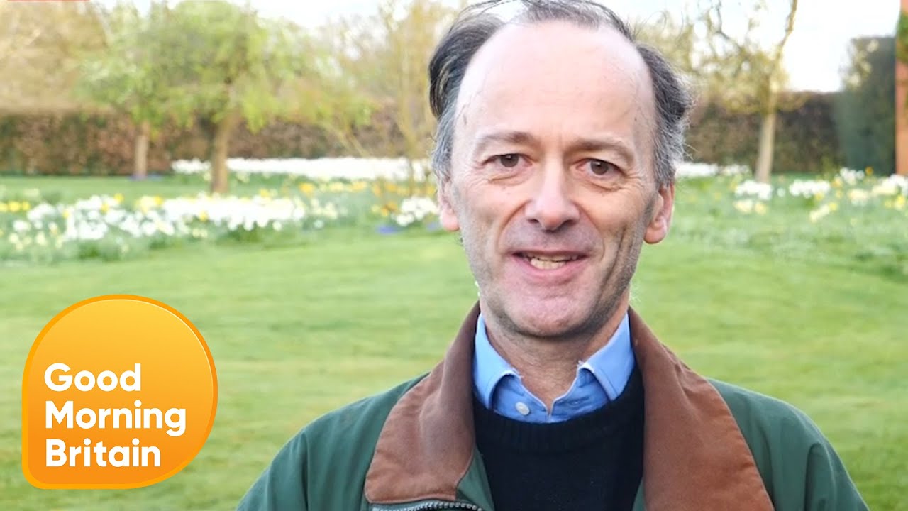 Covid-19 Survivor Receives Applause as He Leaves Hospital | Good Morning Britain