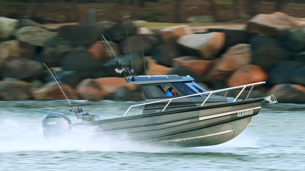Wild Windy Fishing Boats | Gold Coast Seaway 🇦🇺 AUSTRALIA