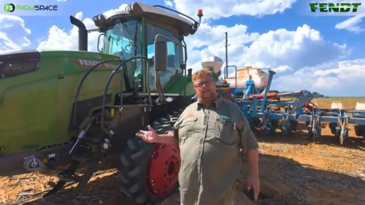 Hoe kan jy tussen jou rye inkom? Kyk hoe werk 'n Fendt 943 met 