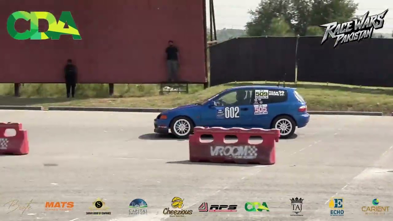 HONDA CIVIC (hatchback) vs MAZDA MIATA at RACEWARS 2025!