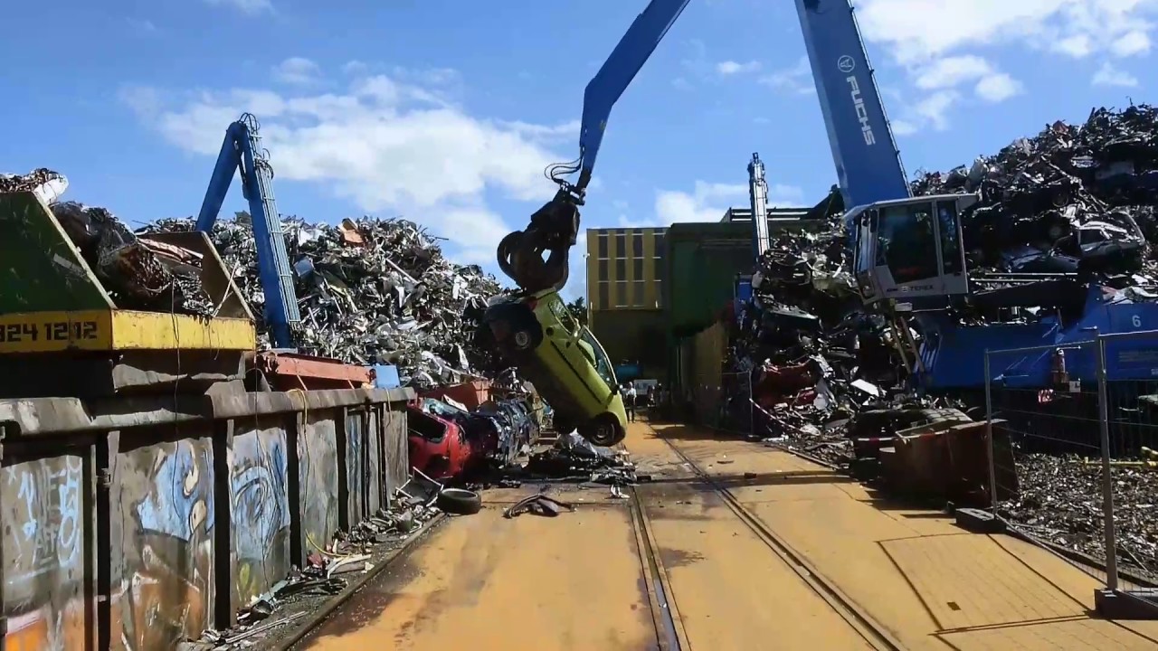 Destruction d'une voiture, recyclage... 😁