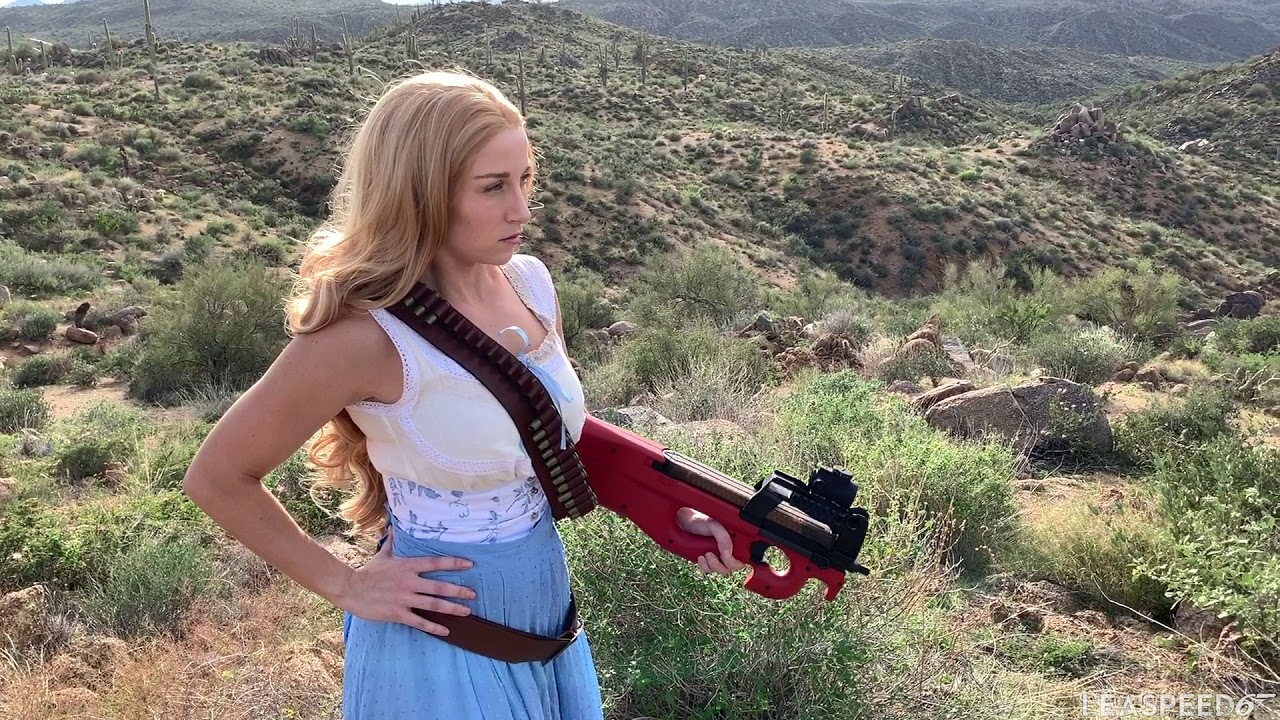 HBO's Westworld Dolores FN P90 Cosplay