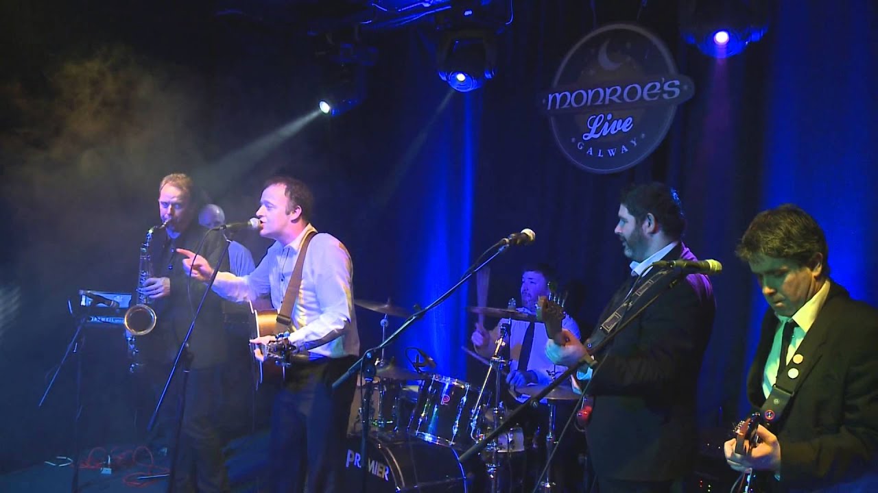 WAGON WHEEL (NATHAN CARTER) - HARLEQUIN LIVE AT MONROES, GALWAY