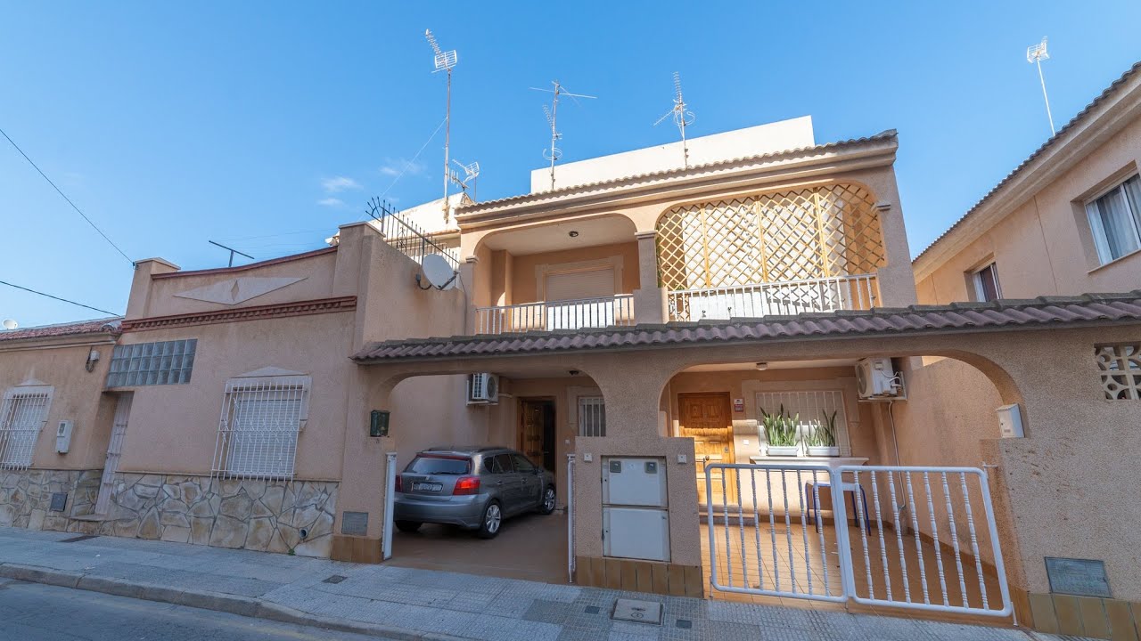 Casa de 3 habitaciones en venta junto a la playa en Lo Pagán, San Pedro del Pinatar. Comprar duplex