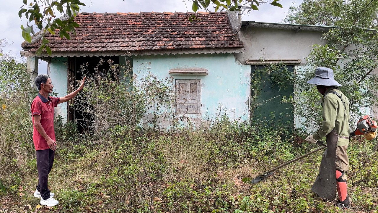 Сумасшедший старик пришел в ярость и попытался помешать нам убрать его разрушенный дом