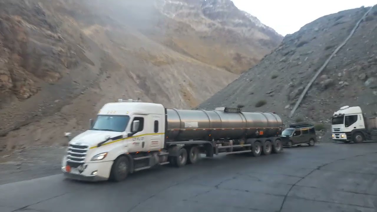 358 Foi por pouco subindo os caracois no Chile 🇨🇱 25/04/24 #rodomann #international9800i