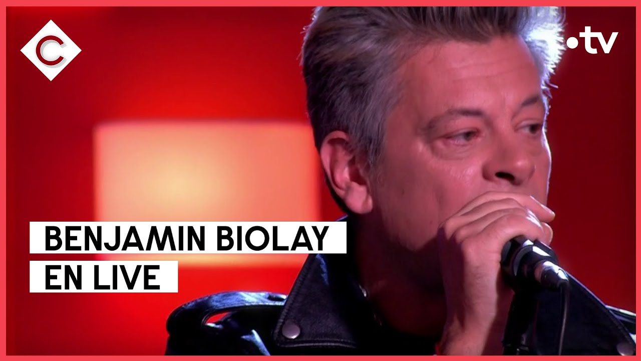 Benjamin Biolay en live sur la scène de C à vous - 21/09/2022