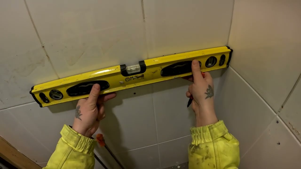 Wc allaskalusteen vaihto.