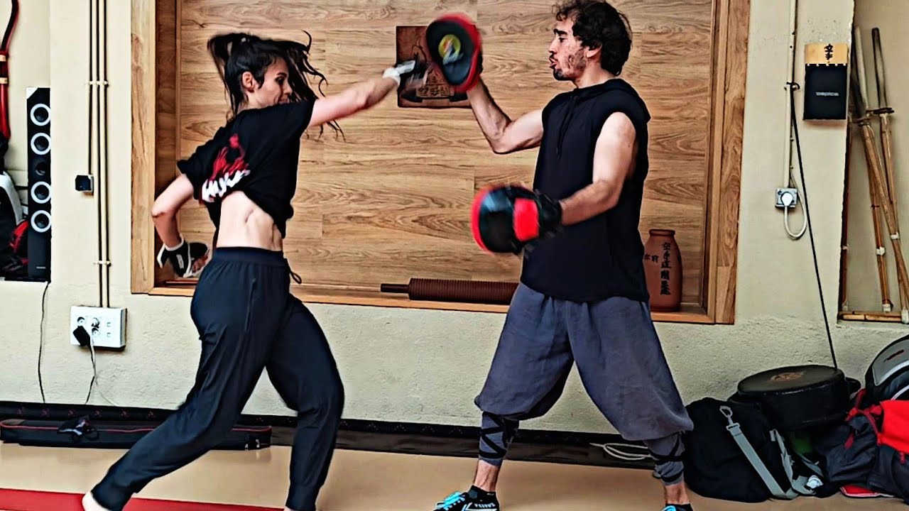 Entrenamiento mañanero en el Dojo | Shifu y Jade ✓ Kung fu