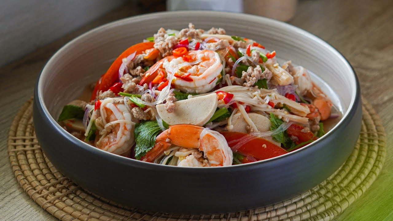 ချဉ်ငံစပ်အရသာနဲ့ စားလို့ကောင်းတဲ့ ထိုင်းစတိုင်လ် ပဲကြာဇံသုပ်နည်း…😋👩🏻‍🍳🥗