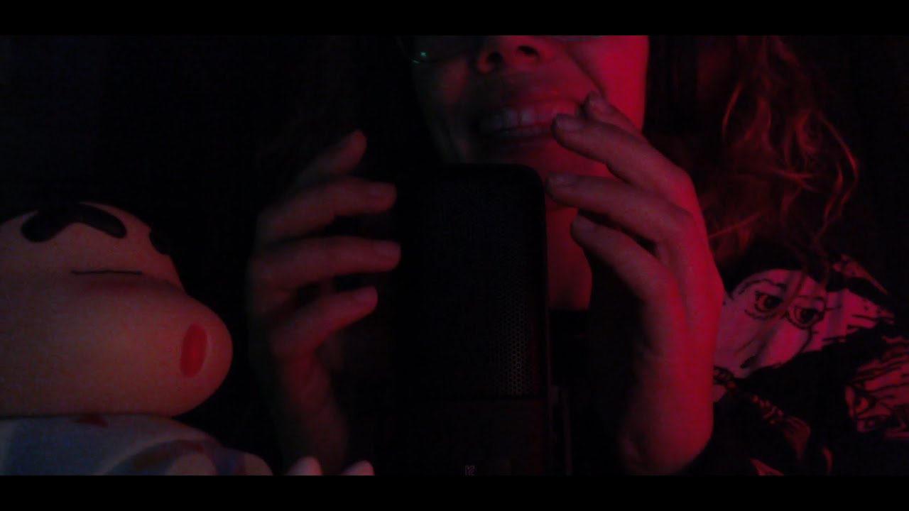 Haciendo ASMR con luces, objetos y susurros (Harry Potter, lectura, ... )