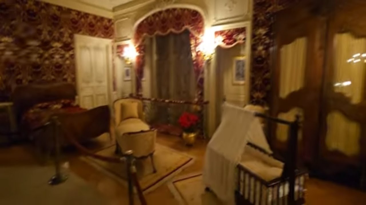 The Most Luxurious Historic Bedroom You've Ever Seen