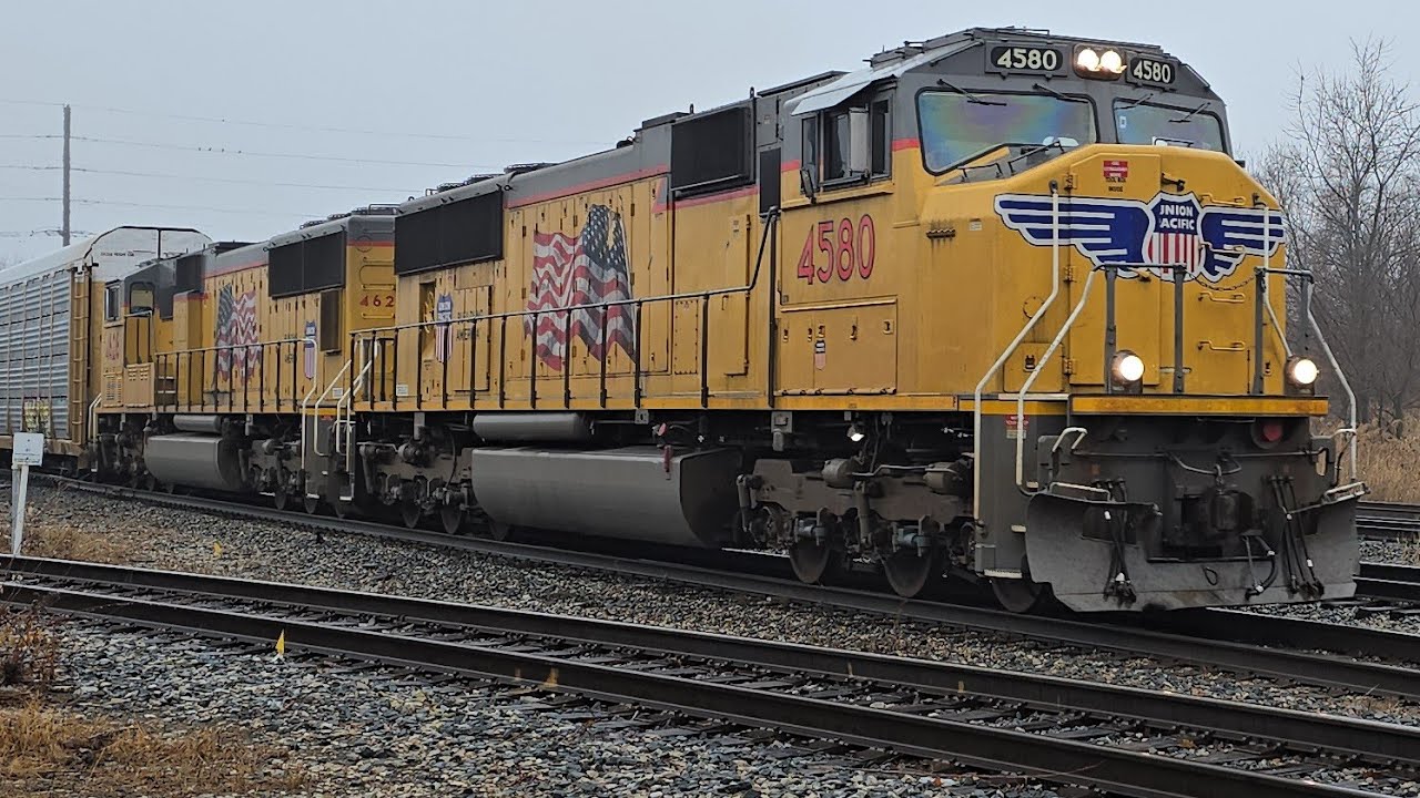 Union Pacific 4580 & Union Pacific 4626 leading eastbound.  