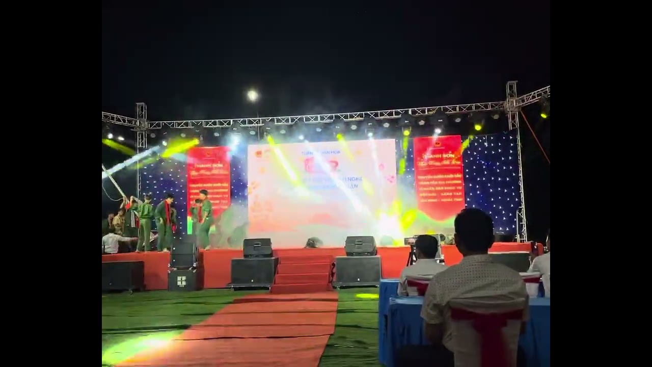 Viết tiếp câu chuyện hoà bình(tập thể trường THCS Thanh Sơn) 