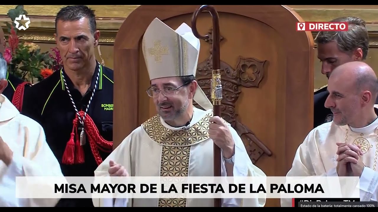 Bendición final y canto de la Virgen de la Paloma