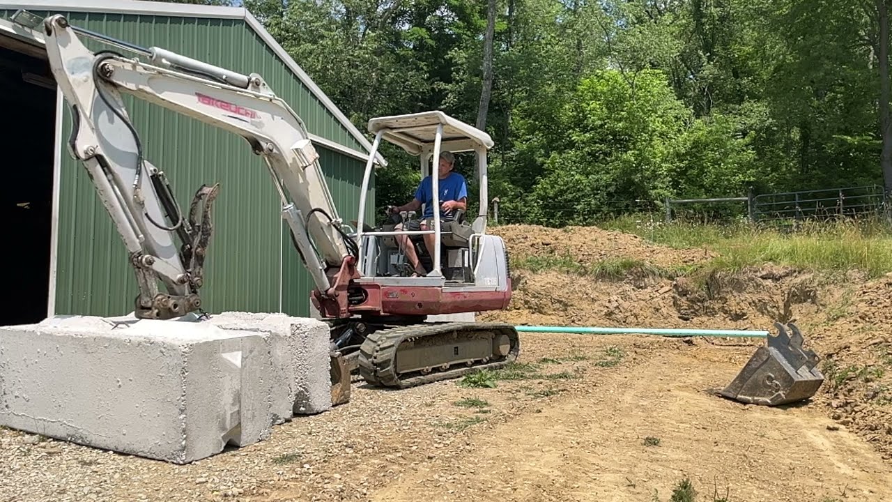 Takeuchi TB135: Will it lift a bin block?