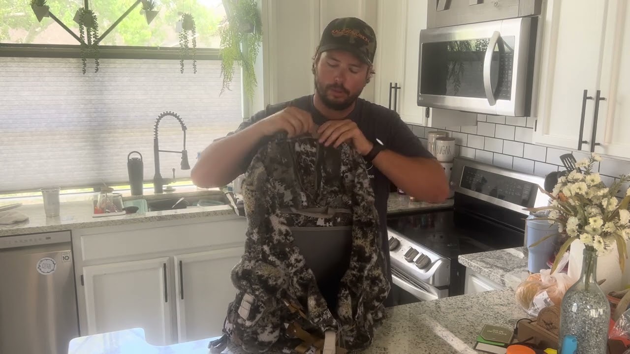 Sitka Fanatic Pack. Features and a different look. Made for mobile hunting. #michigan #silent #hunt