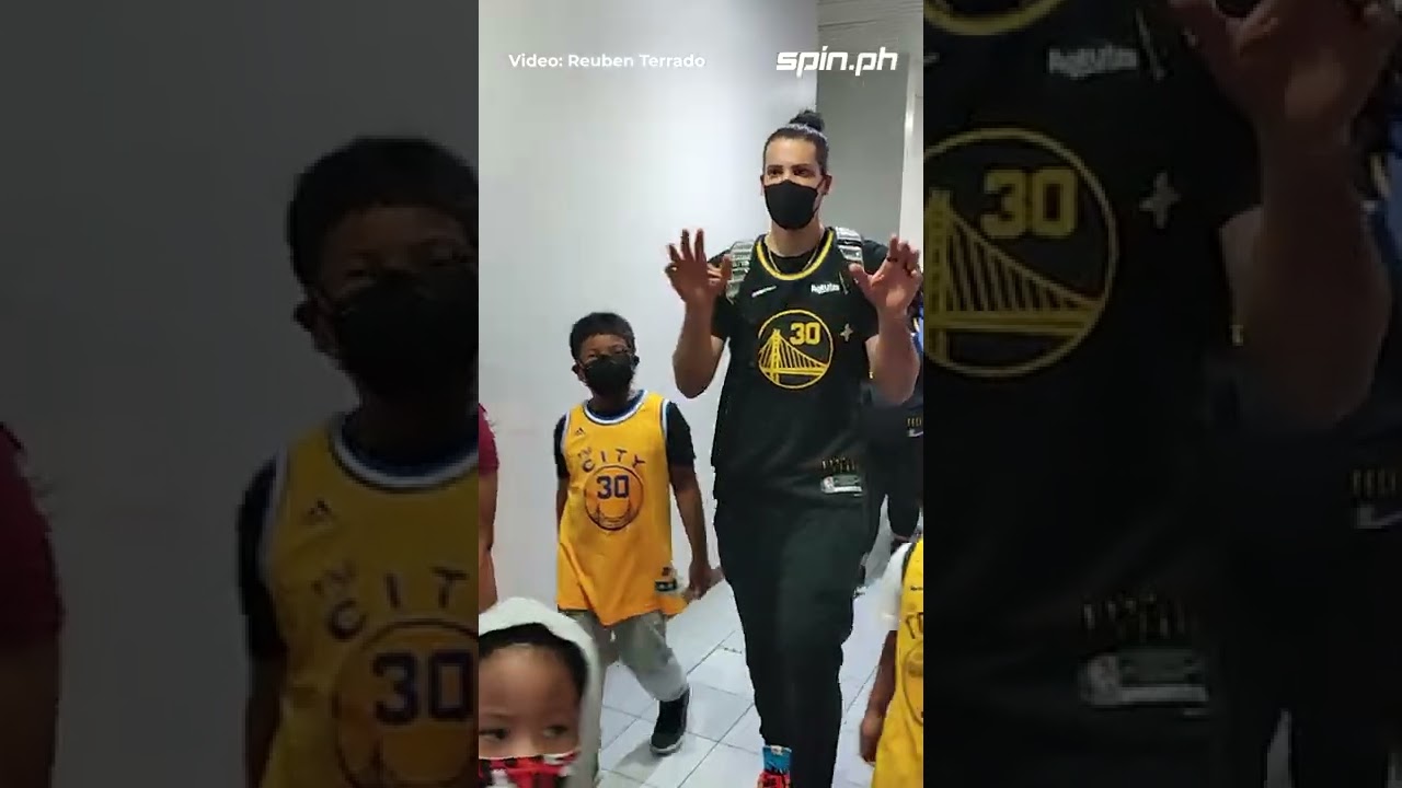 Marcio Lassiter and family wear Warriors jersey #shorts
