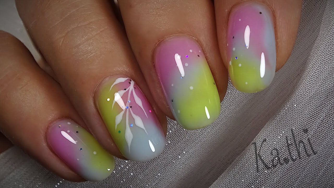 Nagelhaut Maniküre und Sommer Nageldesign