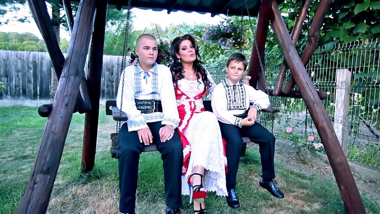 Violeta Constantin - Mi-au crescut baietii mari (muzica de petrecere) k-play (Manele Hit)noi
