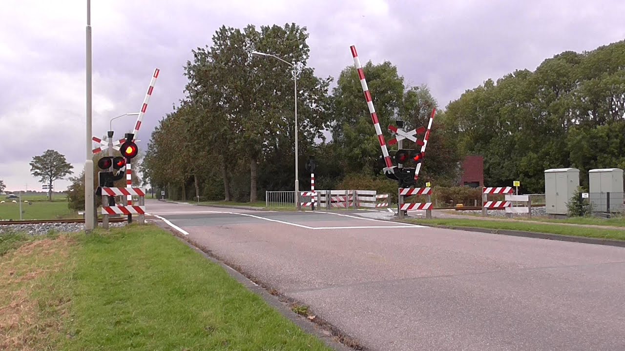 Spoorwegovergang Winsum/ Level Crossing/ Passage a Niveau/ Railroad-/ Bahnübergang