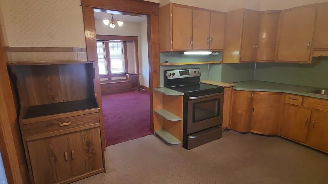 1050 Walnut St. Clinton, Indiana 47842