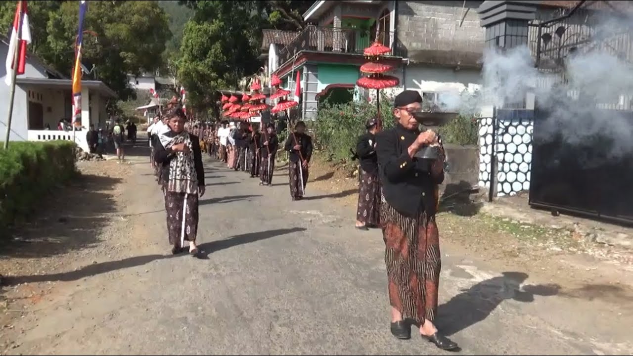 NGANJUK - Kirab dan Jamasan Pusaka Peninggalan Ki Ageng Ngaliman, Wujud Lestarikan Budaya Leluhur