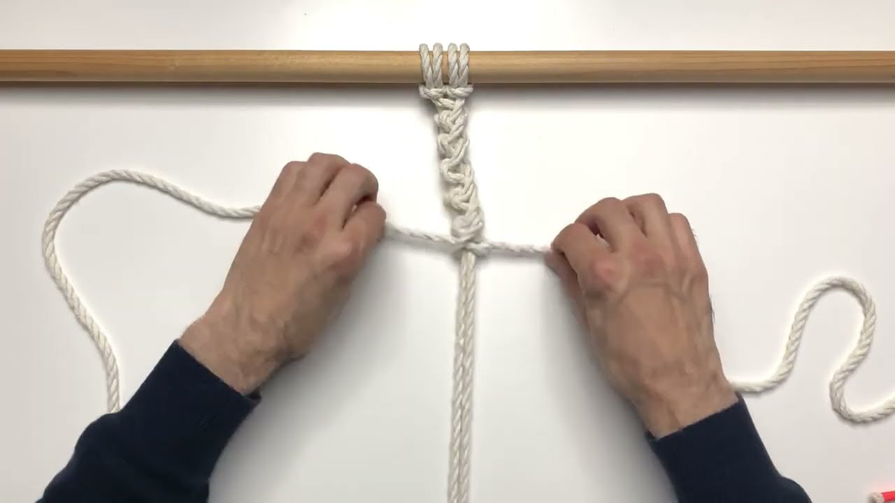 FRIENDSHIP BRACELET KNOT . #30 . Macramé 40 Knots Library