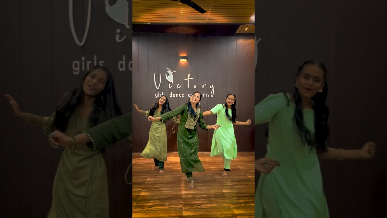 Mehandi Laga ke rakhna #ddlj #shrutisweetu #victorygirlsdanceacademy #wedding #weddingphotography