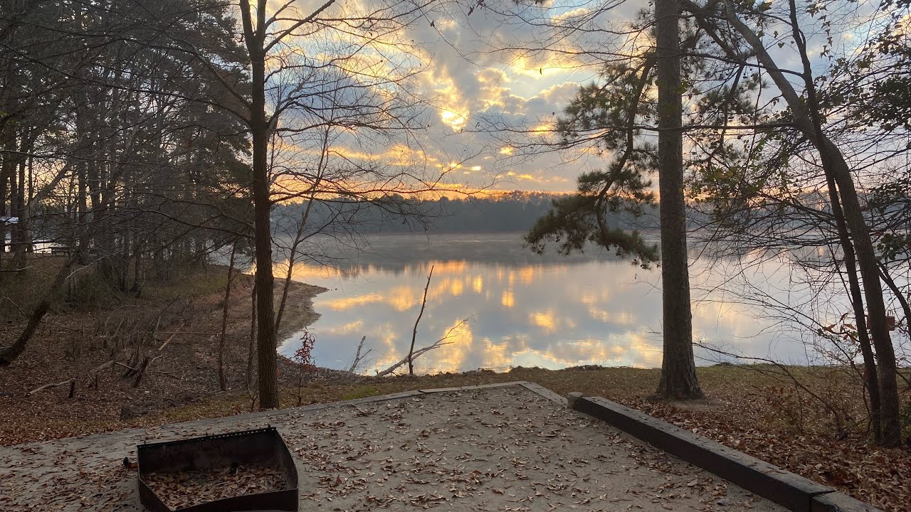 Hanging out on Hartwell Lake - Watsadler Campground review