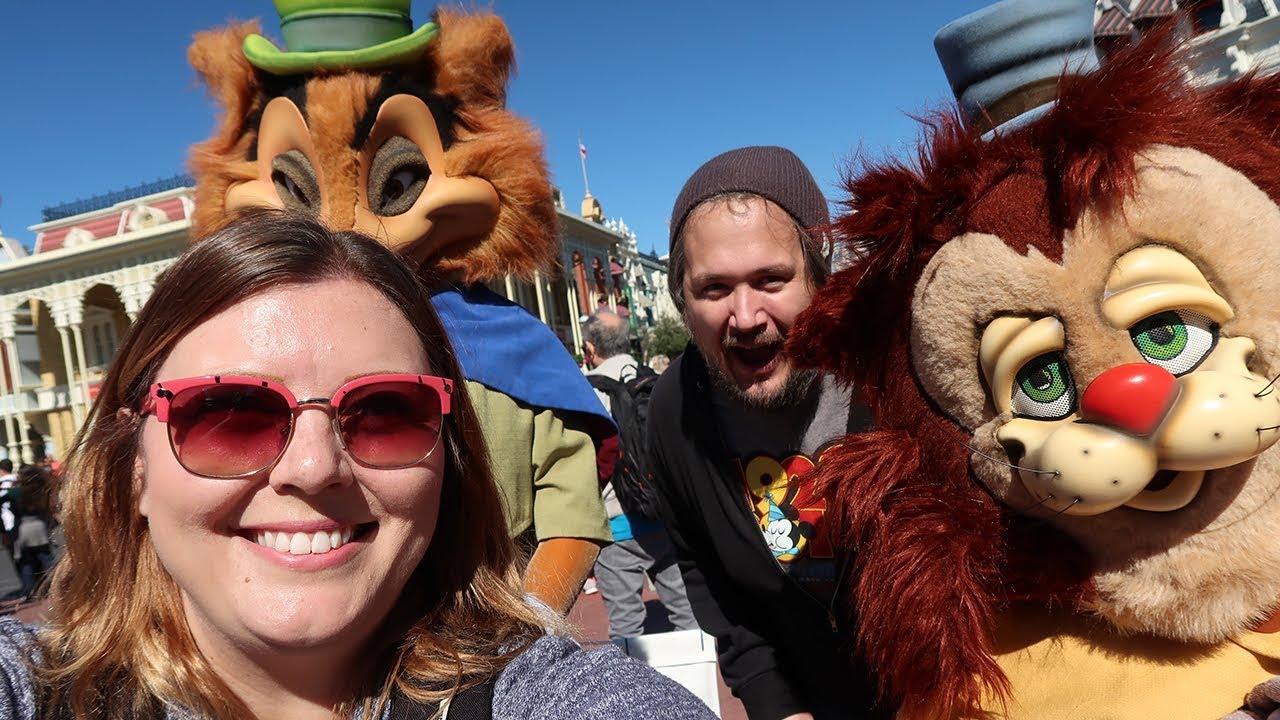 Meeting Gideon & Honest John at Mickey and Minnie's Surprise Celebration at Magic Kingdom