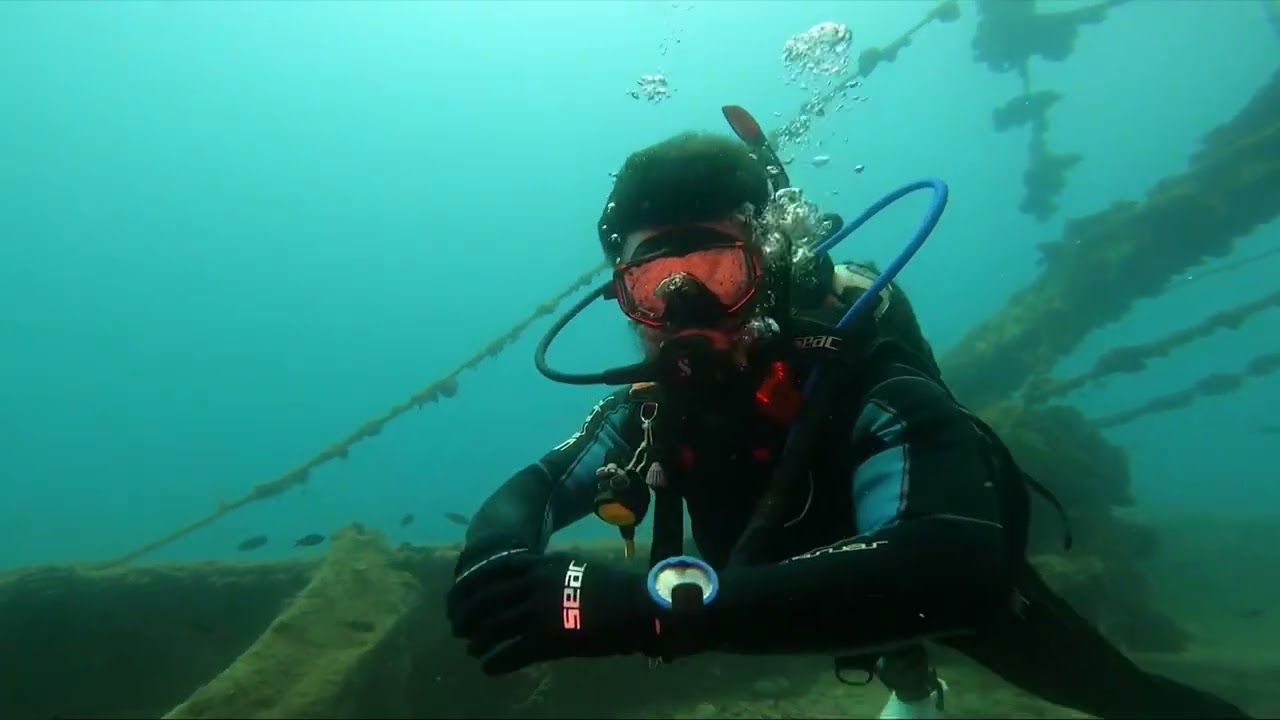 Eurobulker x -wreck diving in Chalkis, Greece