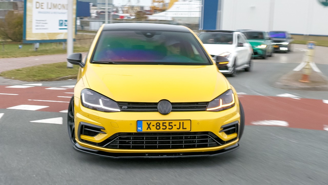 Volkswagen Golf GTI / R with Custom Exhaust - Pure Exhaust Sound!
