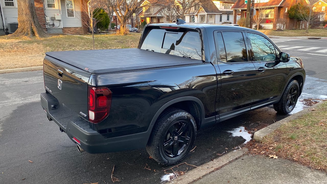 Установка North Mountain Rolling Tonneau на Honda Ridgeline Black Edition 2021 года