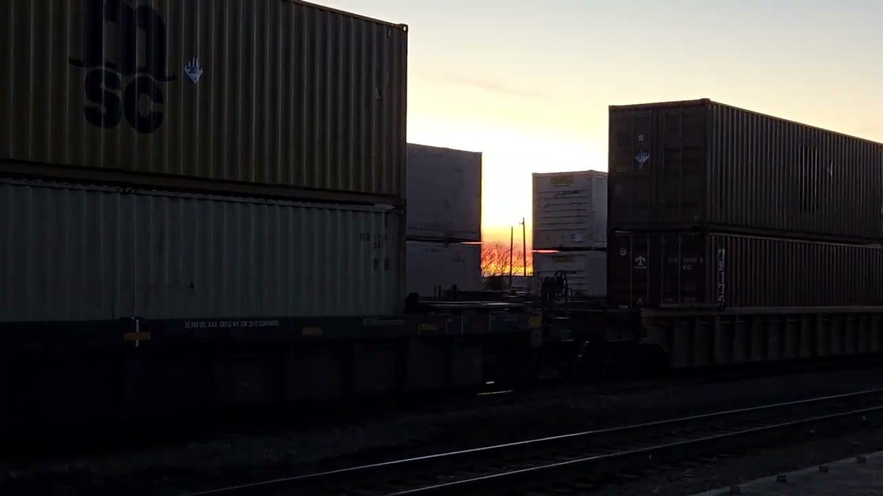 Sticker unit 6078 leading Intermodal 