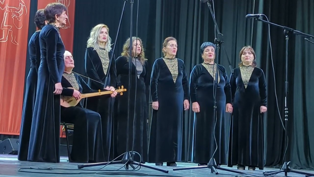 Women's ensemble Mingrelian song with chonguri