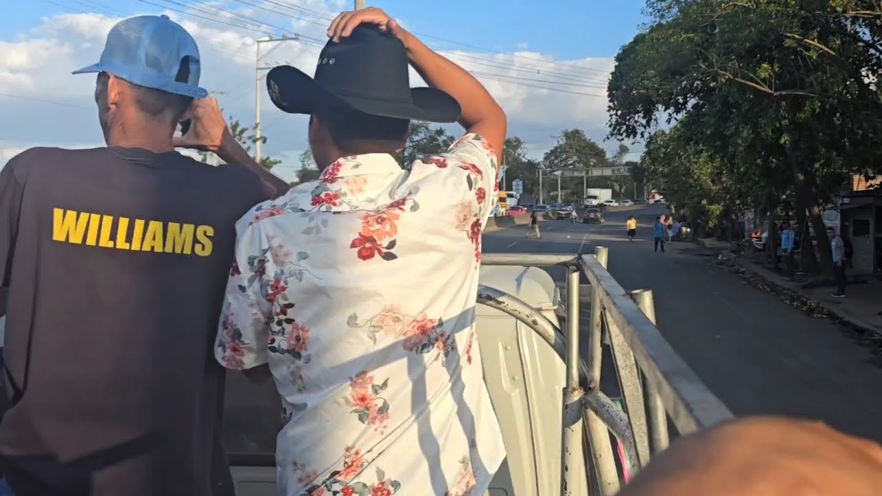NOS FUIMOS CON LOS MUSICOS DEL CAMPO A UNA GRAN FIESTA 😱