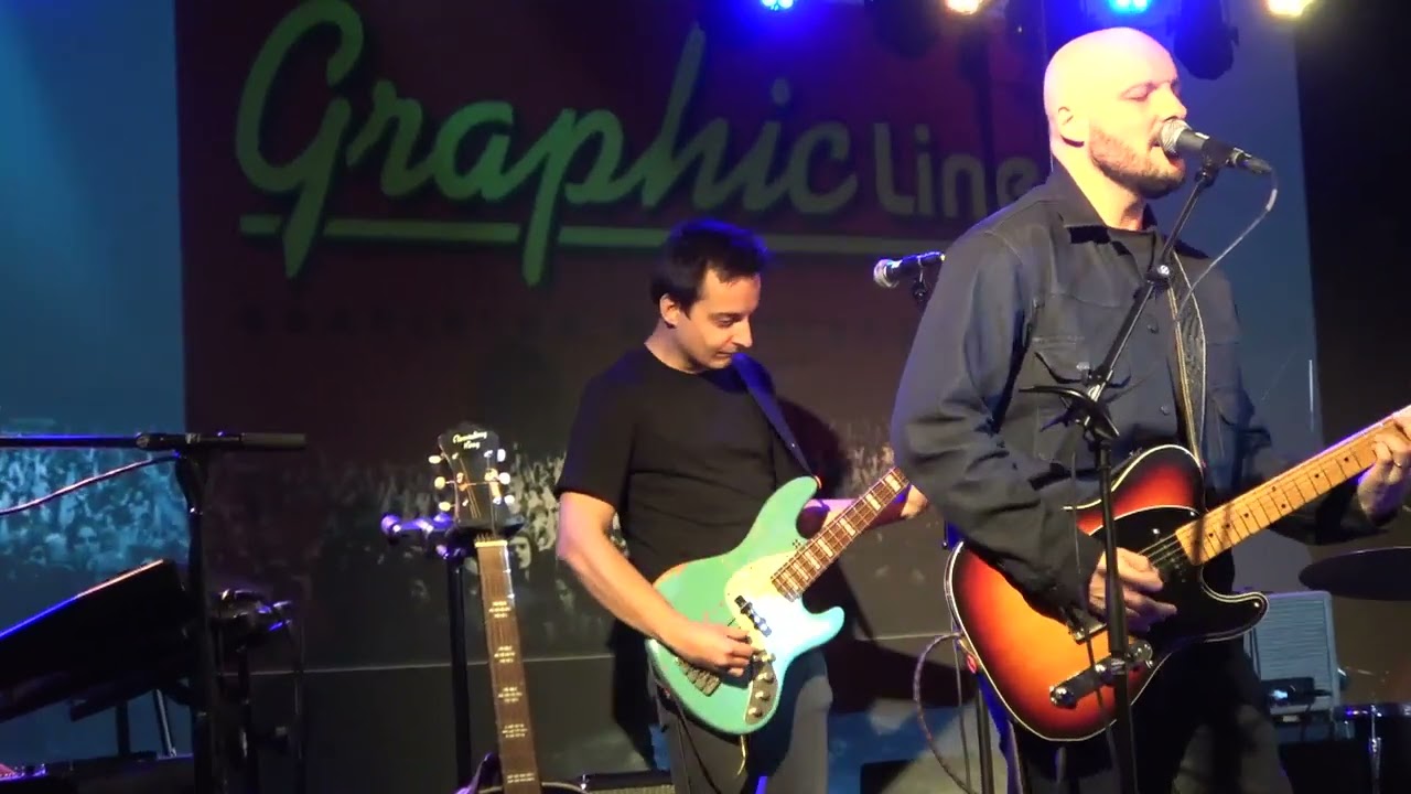 Meziek mit bus, Heartland Drive, dorpshuis Ruischerbrug