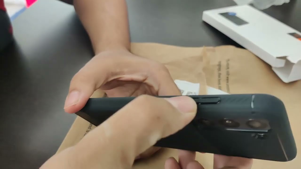 Spigen Rugged Armour for Samsung S21 FE