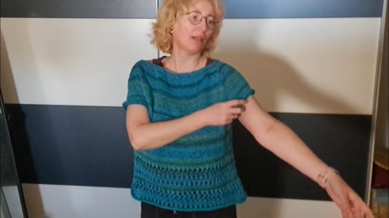 T-Shirt stricken am St&uuml;ck mit Sattelschultern und U-Boot Ausschnitt