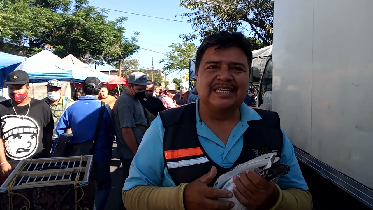 leno Gomes y sus servicios en el baratillo de Guadalajara