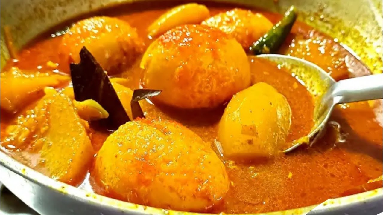 স্বাদ ও সুগন্ধে ভরপুর সমস্ত টিপস সহ ঘরোয়া মশলায় আলু দিয়ে ডিমের ঝোল | dimer jhol bengali style #egg 
